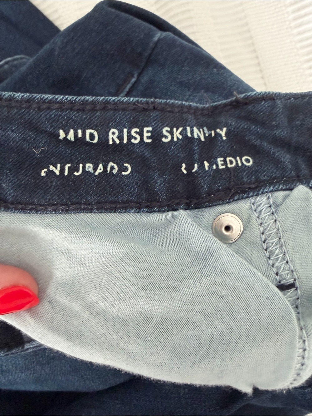 Universal Threads Skinny Jeans - Picture 4 of 4